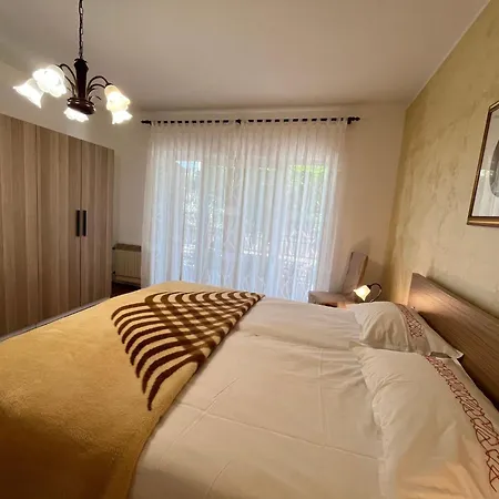 Apartment Geraeumige Lory Mit Meerblick By Interhome