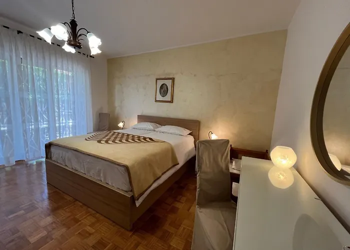 Geraeumige Lory Mit Meerblick By Interhome 아파트